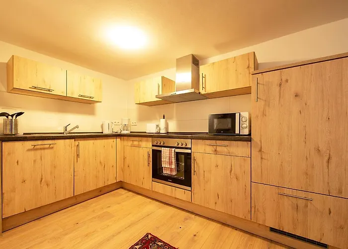 Spot - Kreuzburg The Place To Be ! * برلين